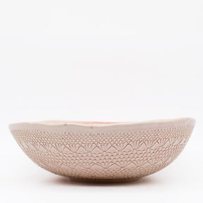 Grand saladier en céramique rose I Motifs dentelles portugaises Grand saladier "Carimbada" rose - 25 cm