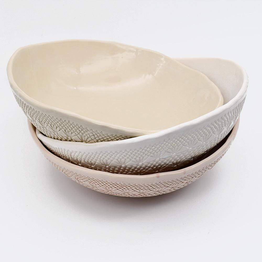 Grand saladier en céramique rose I Motifs dentelles portugaises Grand saladier "Carimbada" rose - 25 cm