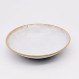 Grande assiette en grès de la collection portugaise Corals Assiette creuse en grès "Amazonia" Blanche