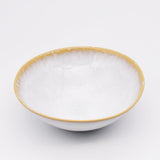 Grande assiette en grès de la collection portugaise Corals Saladier en grès "Amazonia" Blanc
