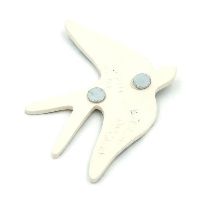 Ceramic magnet swallow