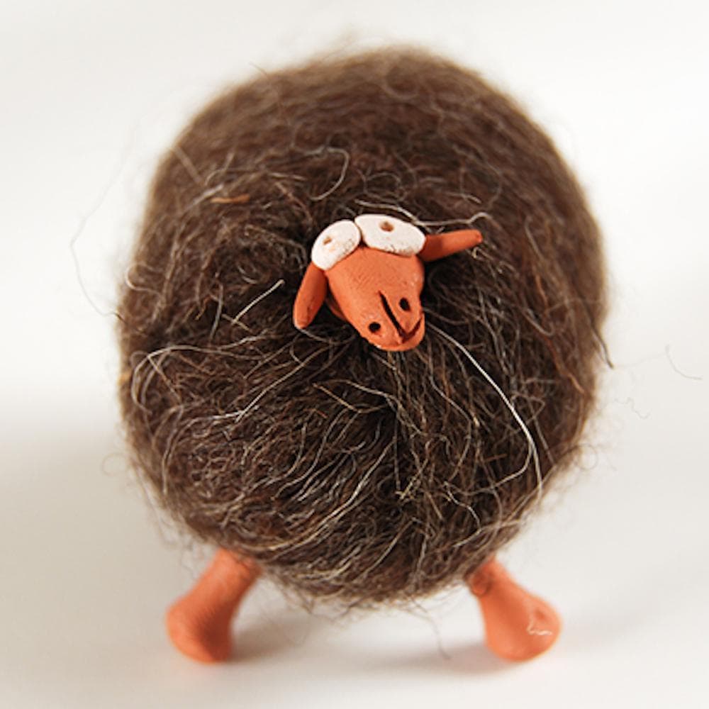 Decorative plush "Ovelha Castanho"