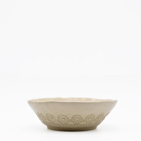Petit saladier en céramique beige I Motifs dentelles portugaises Saladier individuel "Flores" beige - 19 cm