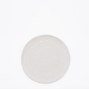 Petite assiette en céramique blanche I Motifs dentelles portugaises Assiette "Carimbada" blanche - 20 cm