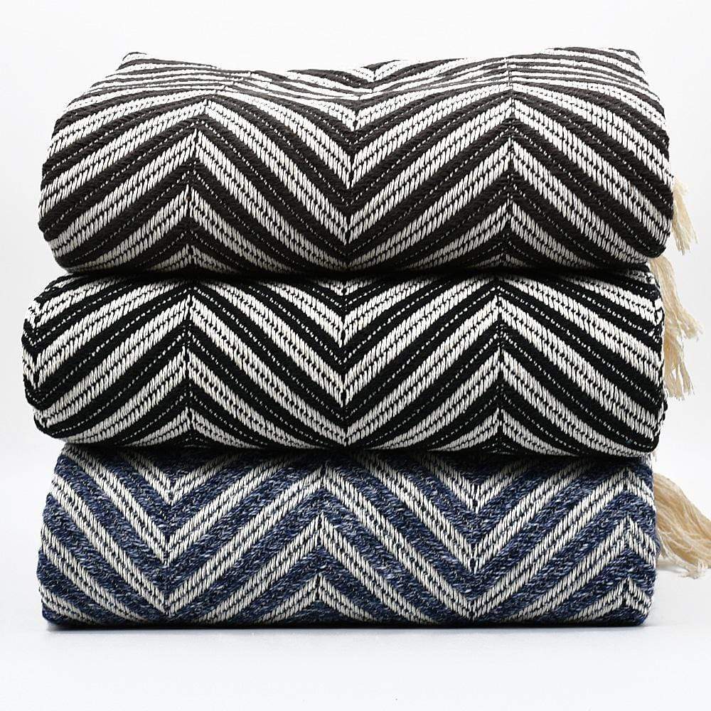 Plaid à franges en coton motifs chevrons bleu denim Plaid "chevrons" à franges en coton 200X135 - Bleu denim