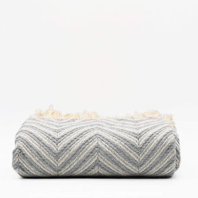 Plaid à franges en coton motifs chevrons gris clair Plaid "chevrons" à franges en coton 200X135 - Gris clair