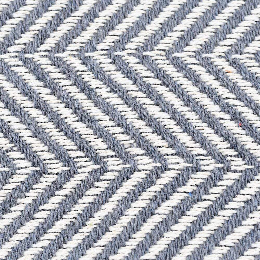 Herringbone I Cotton Fringed Blanket - Dark red