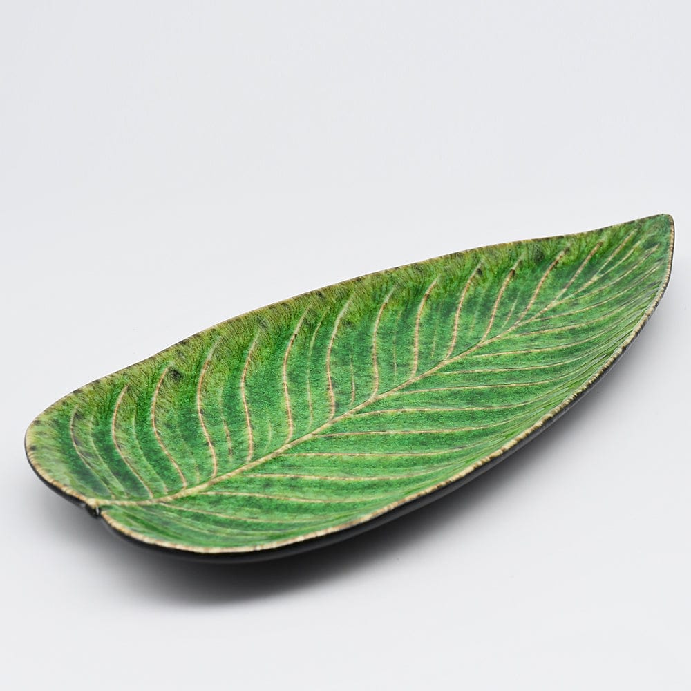 Plat en grès en forme de feuille d'Estrelicia I Vaisselle portugaise Plat en grès "Estrelicia" - Vert clair