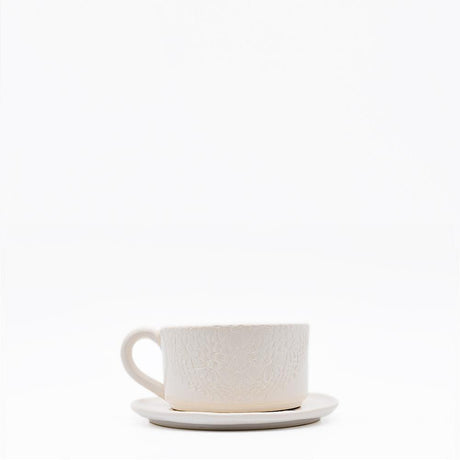 Tasse en céramique blanche I Motifs dentelles portugaises Grande tasse et sous-tasse blanche - 12 cm