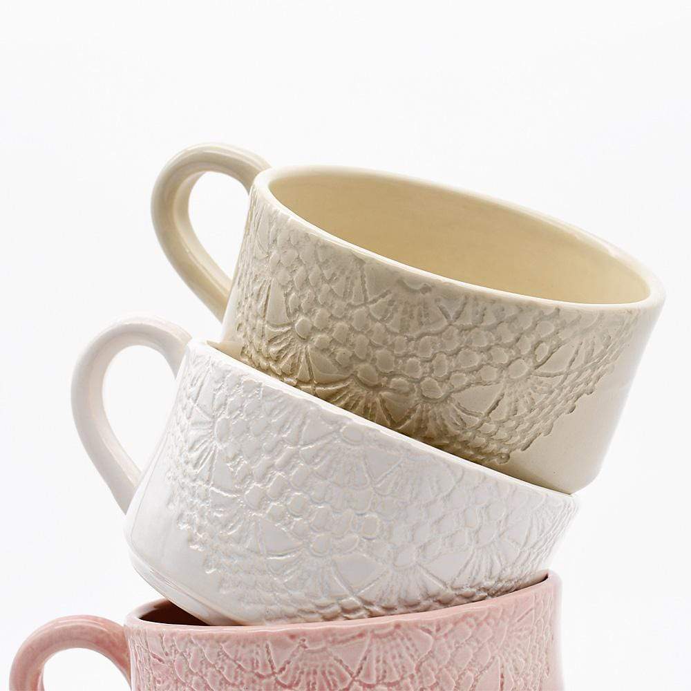 Tasse en céramique rose I Motifs dentelles portugaises Grande tasse et sous tasse rose - 12 cm